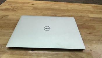 DELL XPS 13 9380 i7-8665 RAM 16GB SSD 512GB 13.3 inch vỏ nhôm màn hình Full HD siêu đẹp đẳng cấp doanh nhân