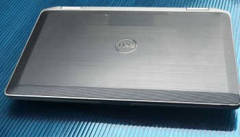 Laptop Dell core i7 2620M  Ram 4GB HDD 500GB VGA rời NIVIDIA chuyên game và đồ họa rất tốt