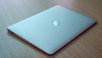 Macbook Air 2017 core i5 Ram 8GB SSD 128Gb 13.3 inch nguyên zin đẹp như mới