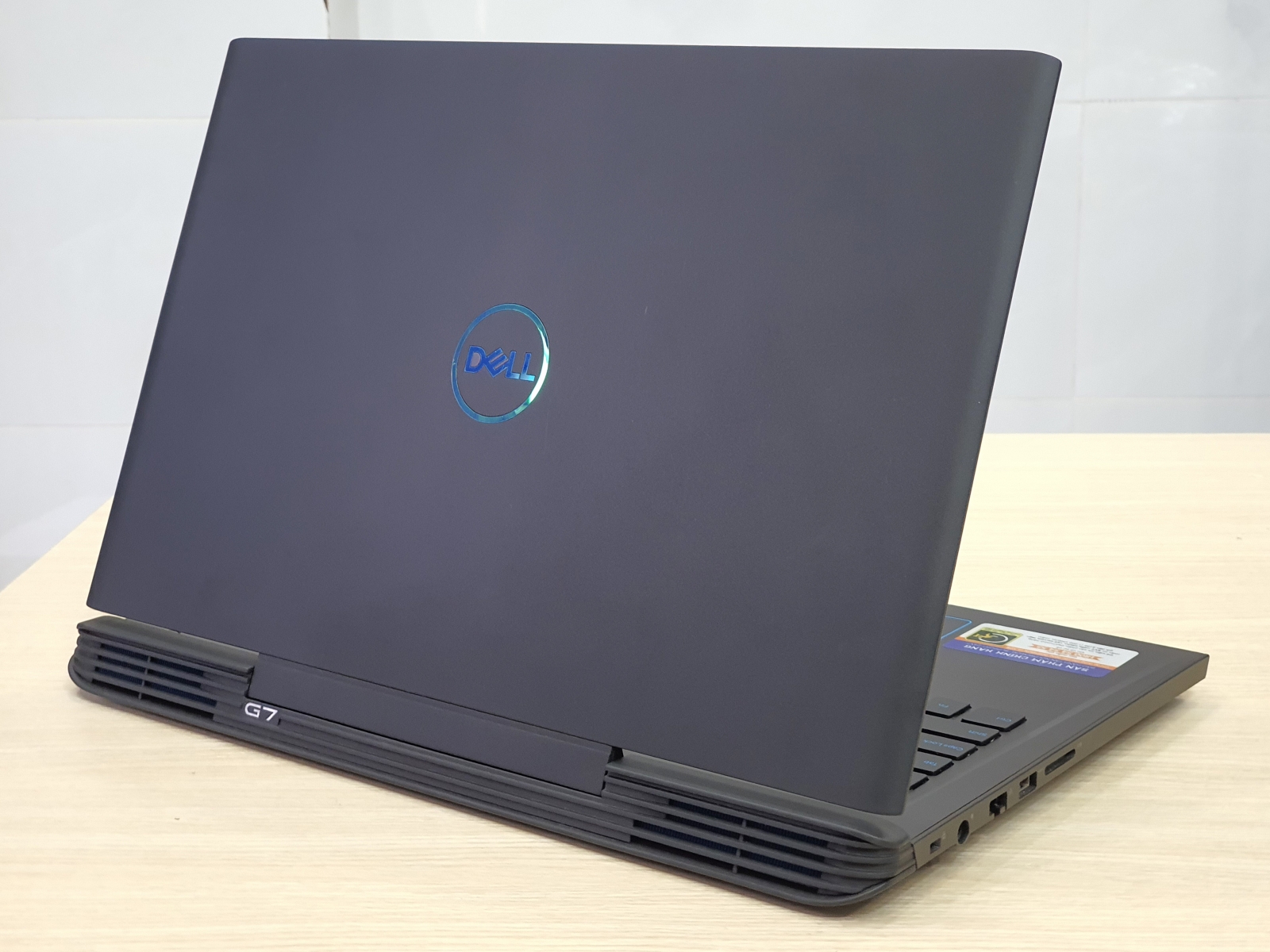 laptop chuyên game cũ dell 7588