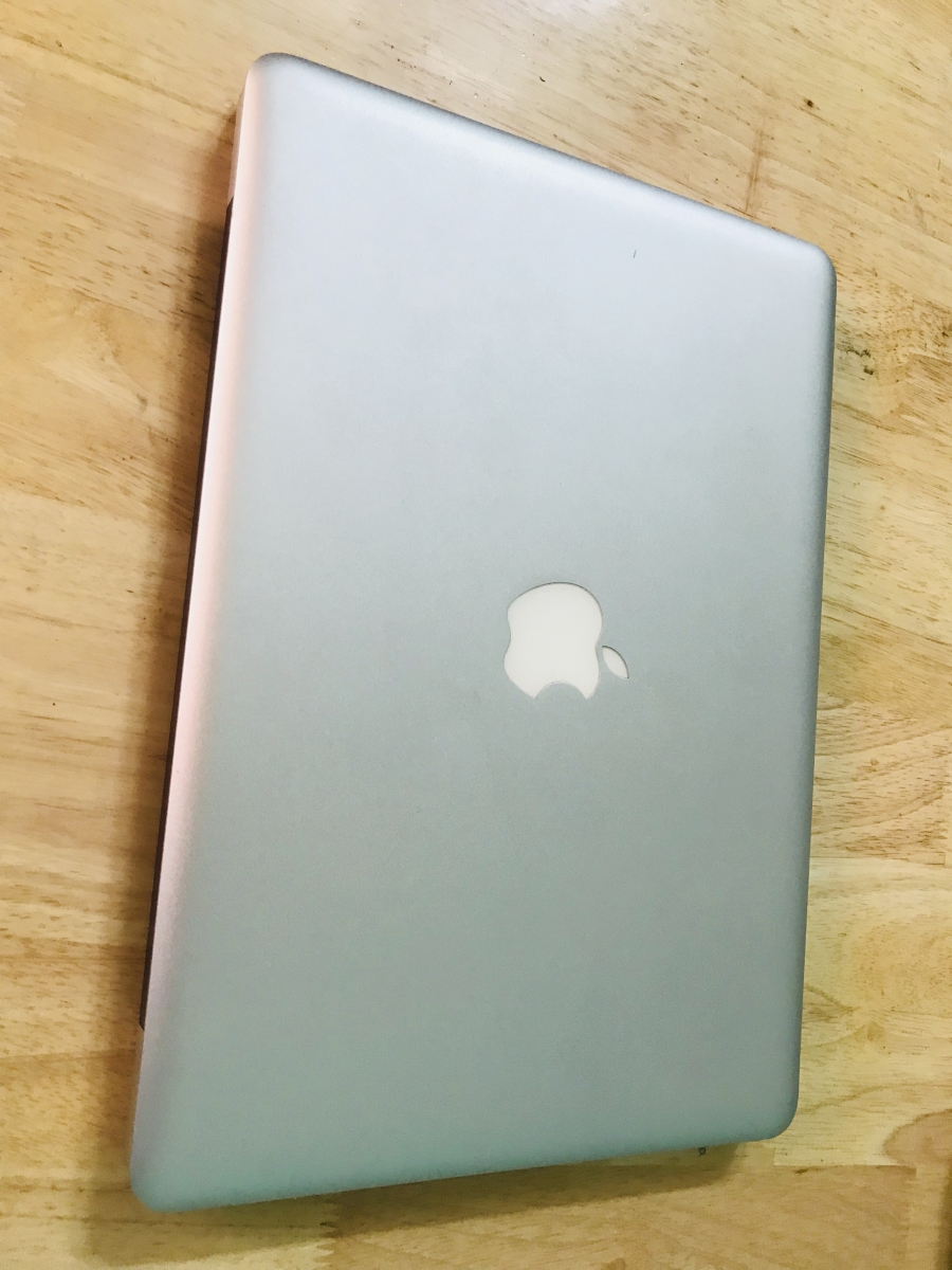 Macbook pro 2011 core i5 xách tay giá rẻ
