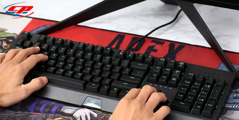 Tránh tác động mạnh lên bàn phím Tránh tác động mạnh là cách để bảo vệ bàn phím laptop