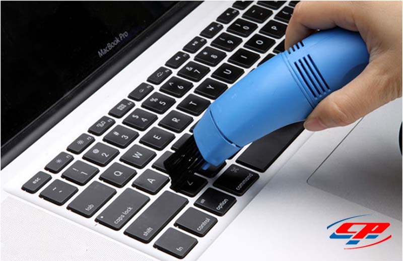 Vệ sinh bàn phím laptop thường xuyên Cách bảo vệ bàn phím laptop bằng cách vệ sinh bàn phím thường xuyên