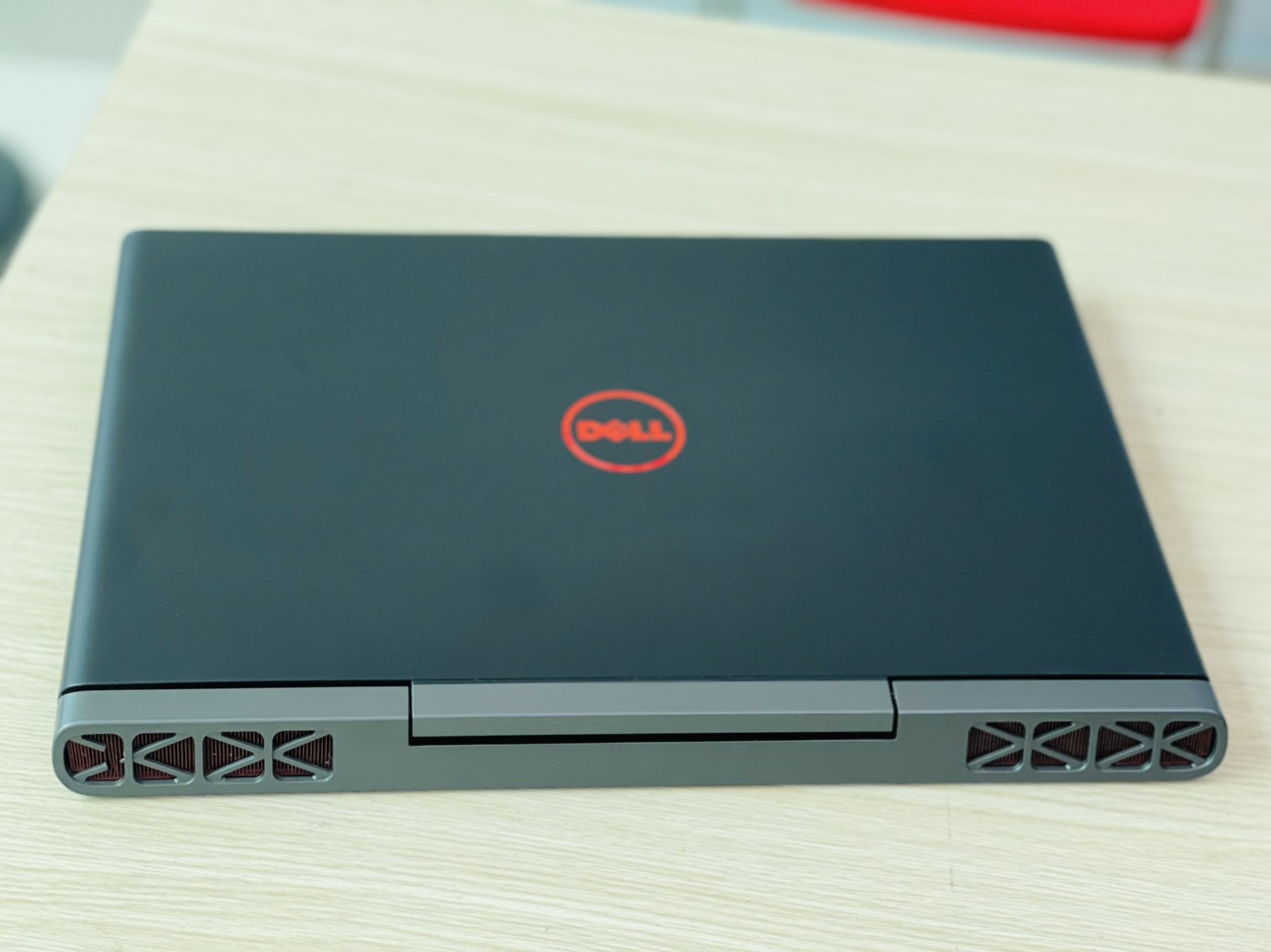 Laptop cũ chuyên game giá rẻ Dell 15 7000