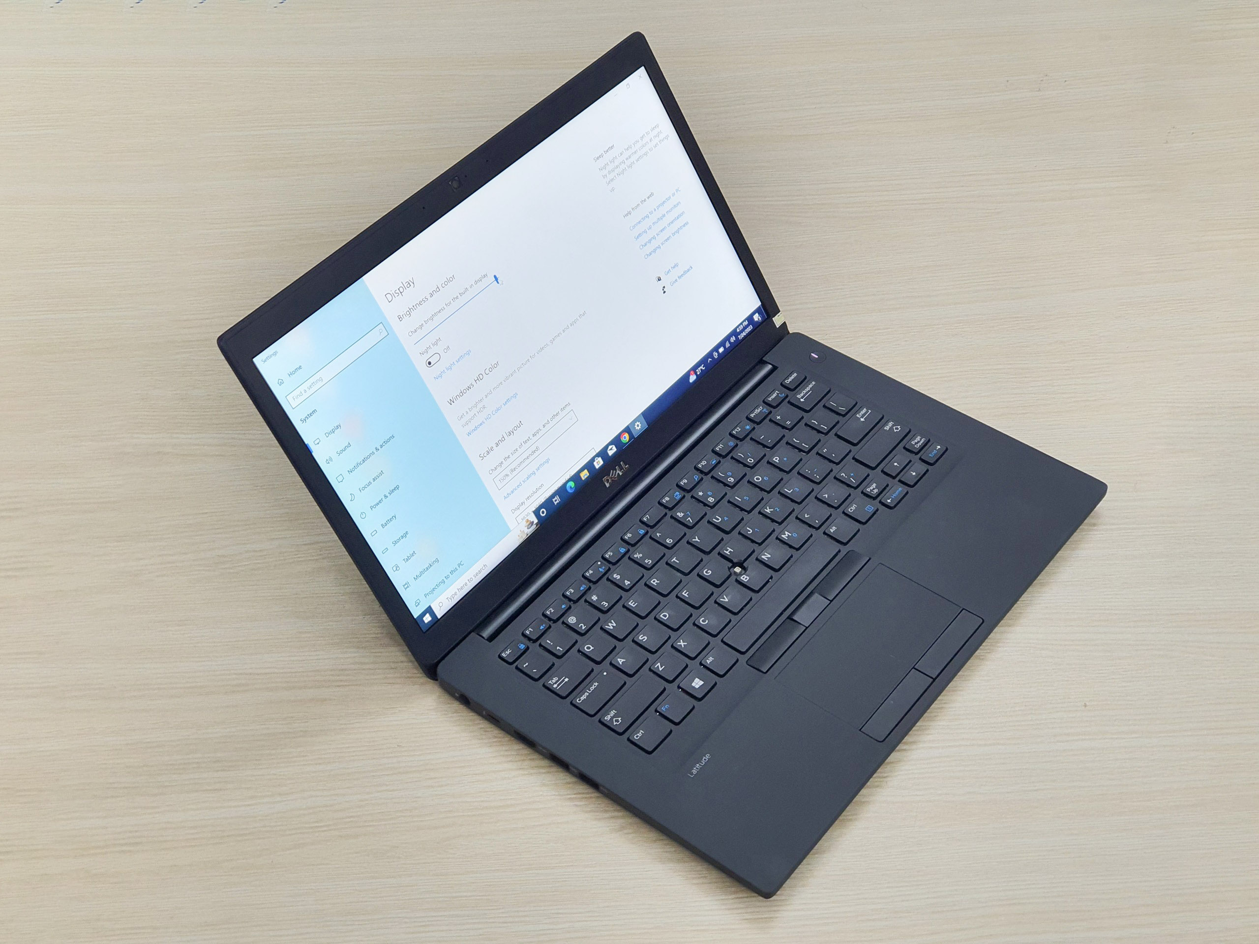Dell E7490 laptop xách tay i7-8650U Ram 8GB SSD 256GB 14 Inch Full HD IPS xách tay siêu bền giá rẻ