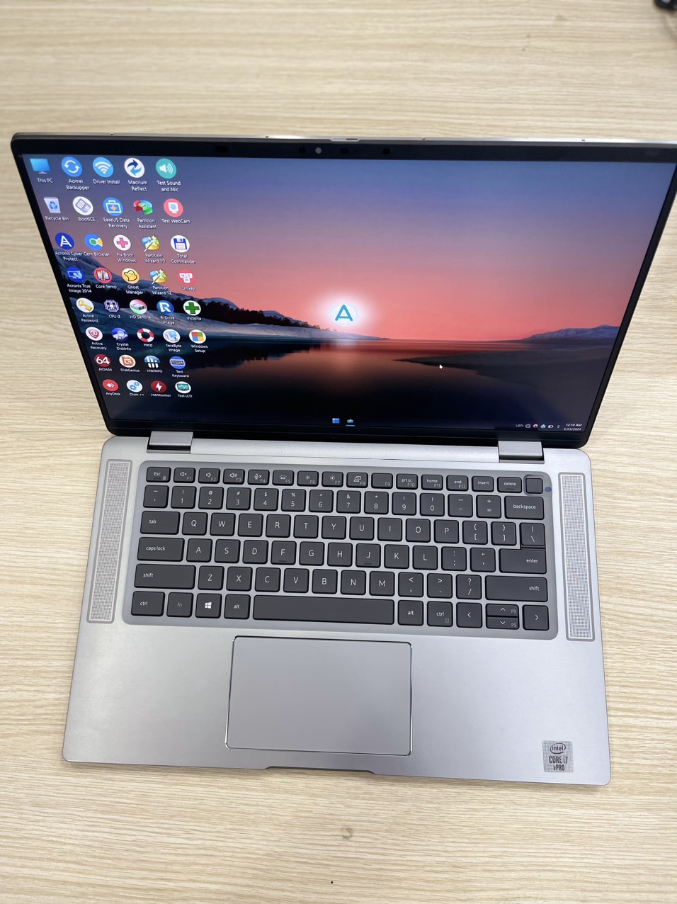 Dell E9510 2in1 cảm ứng đa điểm gập xoay siêu đỉnh