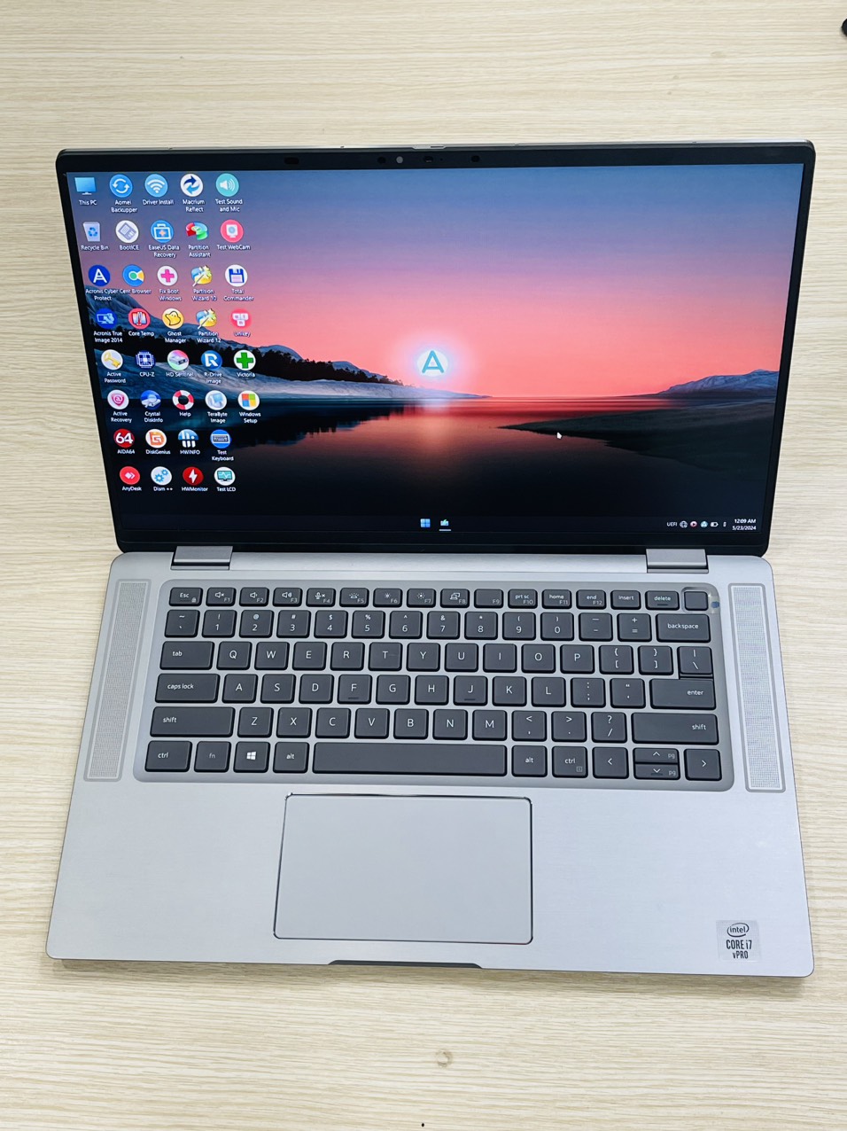 Laptop xách tay dell E9510 core i7 1081U ram 16gb ssd 512gb 15,6inch Full HD vỏ nhôm alu cao cấp giá rẻ