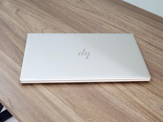 HP Envy 13 - Laptop hoàn hảo cho công việc và giải trí, với màn hình sắc nét, âm thanh sống động