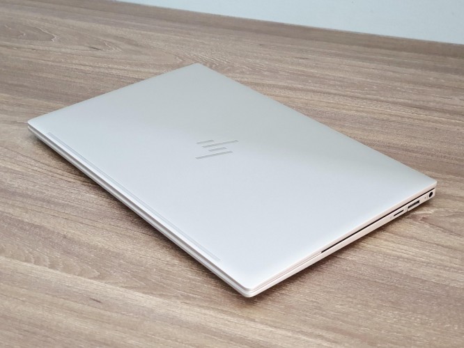 HP Envy 13 - Laptop hoàn hảo cho công việc và giải trí, với màn hình sắc nét