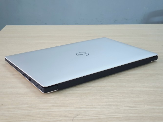 DEll Precision 5540 I7-9750H Ram 16GB SSD 512GB VGA rời Quadro T1000 Màn hình 15.6 Inch FHD IPS