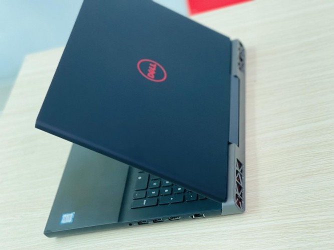 laptop chuyên game 15 7000