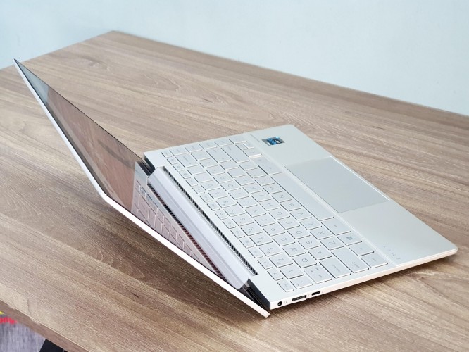 Laptop Hp Envy 13-ba1095cl i7-1165G7 Ram 16Gb SSD 1Tb 13.3 inch FHD