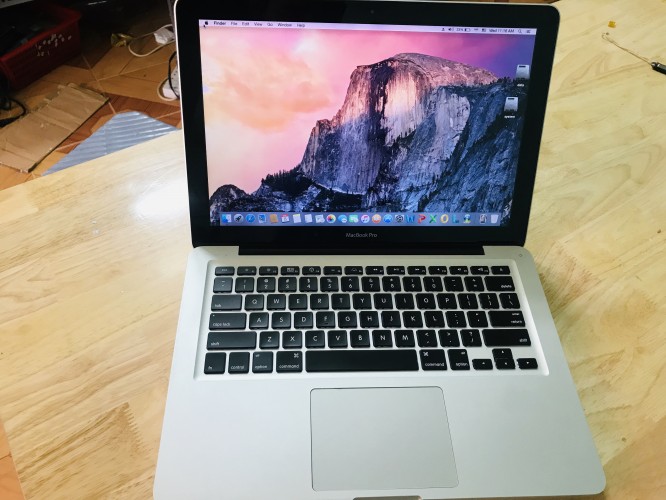 Macbook pro 2011 Core i5 Ram 16gb SSD 180gb 13.3 inch xách tay giá rẻ