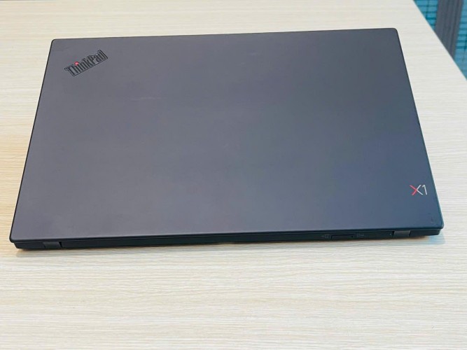 thinkpad x1 gen 6 gia re
